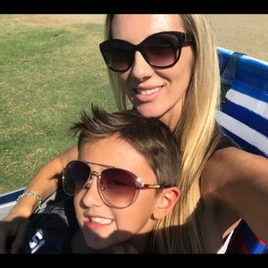 Meet your Posher, Sandy